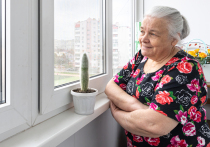 В Новоалтайске 85-летняя местная жительница стала жертвой мошенников, пытаясь «спасти» от них свои сбережения