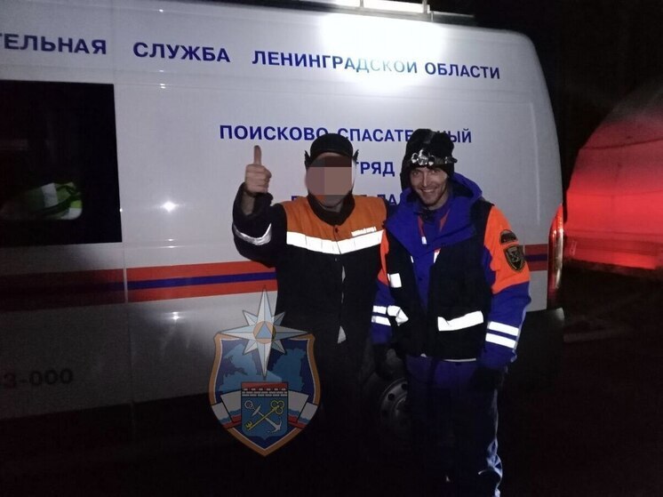 Спасатели из Новой Ладоги вывели из леса заблудившегося грибника