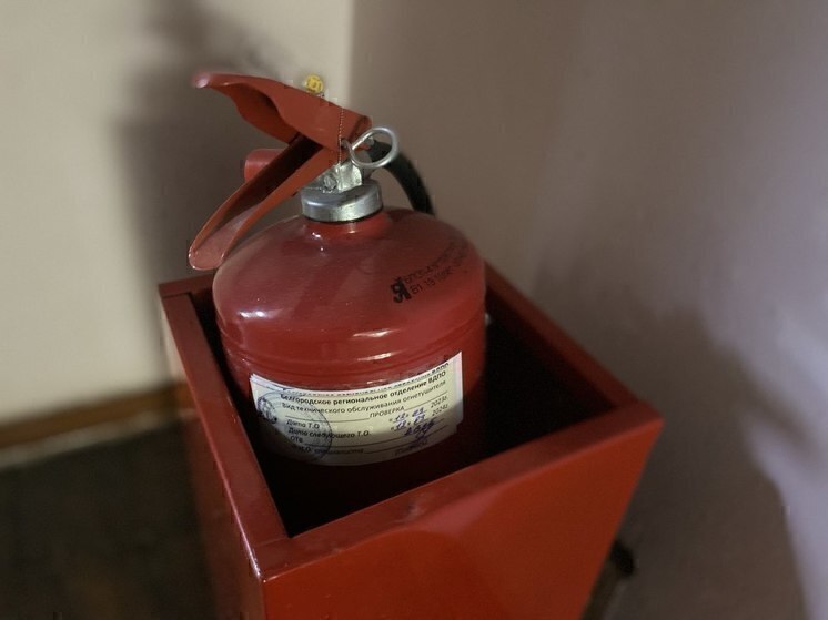 В Белгороде пожарные спасли 71-летнего мужчину из горящей пятиэтажки