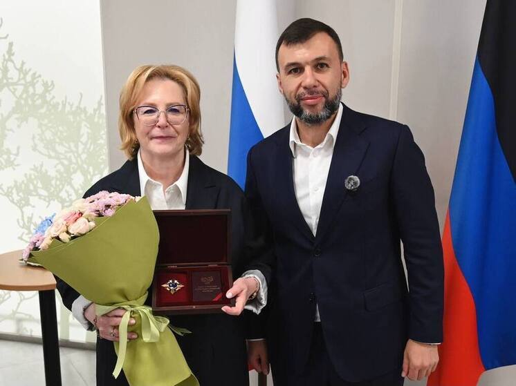 Глава ФМБА России проинспектировала ход строительства второго этапа Мариупольского центра