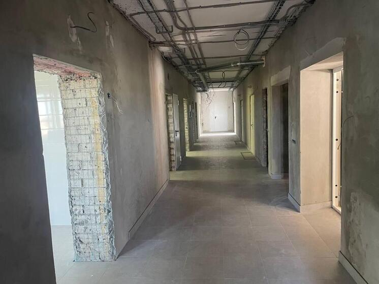 В Генической больнице продолжается капремонт терапевтического отделения