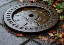 В Астрахани стражи порядка в кратчайшие сроки раскрыли кражу канализационных люков