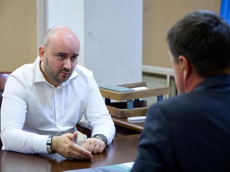 Губернатор Федорищев поставил задачу решить вопрос с жильем для детей-сирот
