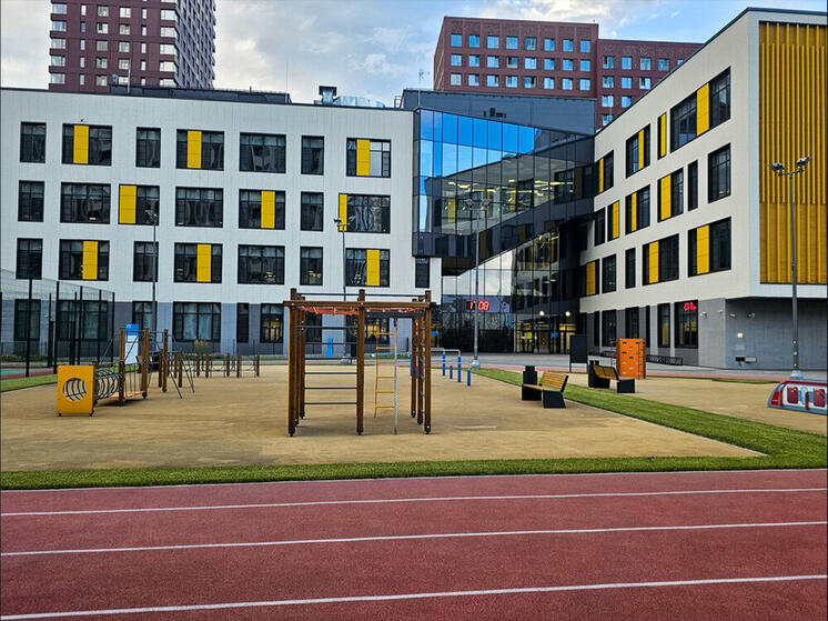 Московские семьи готовы переплачивать за квартиры рядом с сильными школами