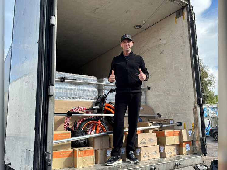 Заслуженный артист России Сергей Куприк привез в ДНР 40 тонн воды