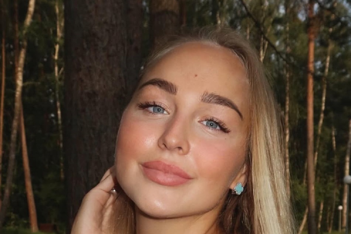 Пловчиха снялась с мокрыми волосами