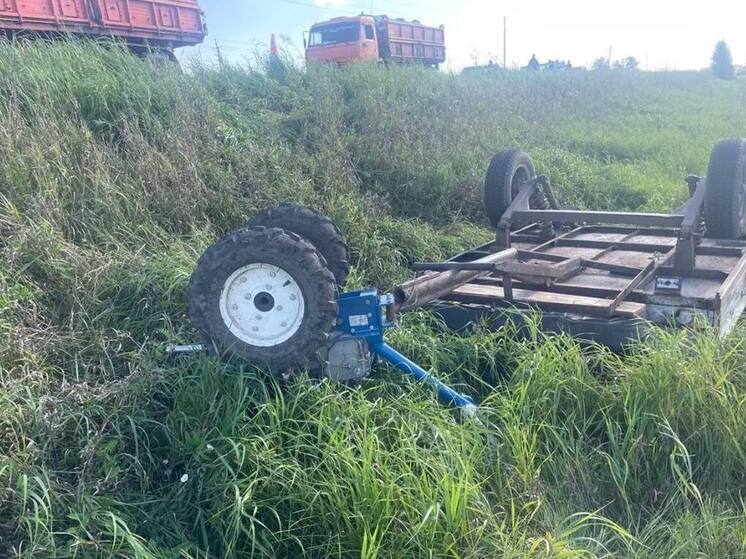 В Омской области насмерть разбился водитель мотоблока