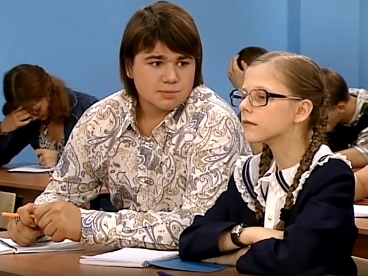 Популярный актер, звезда нашумевшего в нулевые сериала о папе, воспитывающем пятерых дочек, Михаил Казаков оказался в центре скандала, сообщает РИА Новости