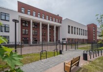 Петербургские школьники стремятся сочетать технические, творческие и социальные навыки в своей будущей профессии. В Северной столице строятся школы, оборудованные необходимыми для развития навыков мастерскими и лабораториями. По мнению эксперта, при проектировании зданий общеобразовательных учреждений, учитываются все актуальные потребности учеников.