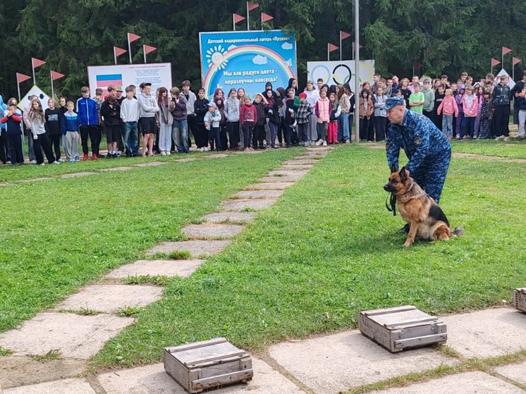 Сотрудники рославльской колонии провели профориентационное мероприятие для детей участников СВО