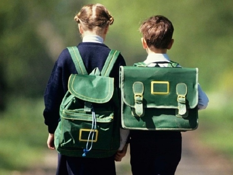 Челябинцы доставили рюкзаки для первоклассников в ДНР