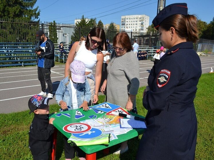 Юным тамбовчанам напомнили о правилах безопасности на дорогах
