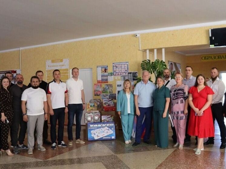Депутаты Думы Ставрополья помогли собрать в школу первоклассников из ЛНР