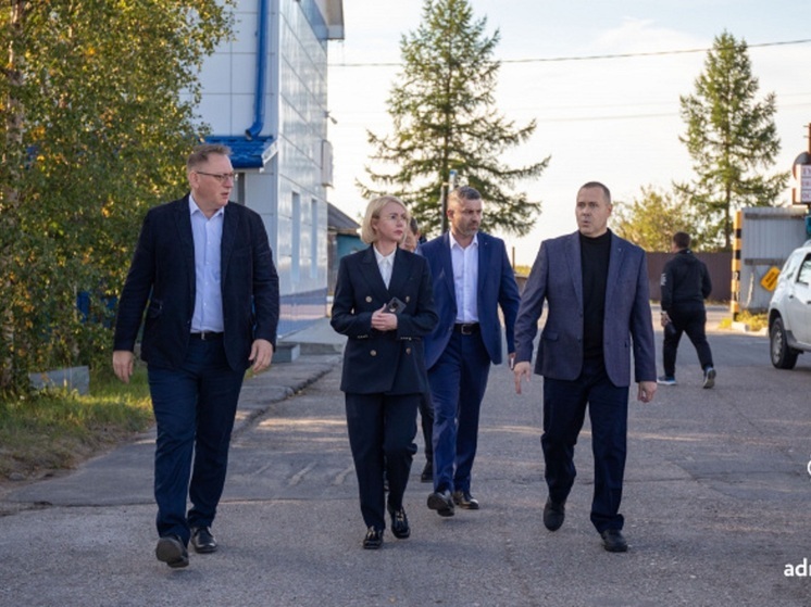 Автопарк Нарьян-Марского АТП осмотрела глава региона