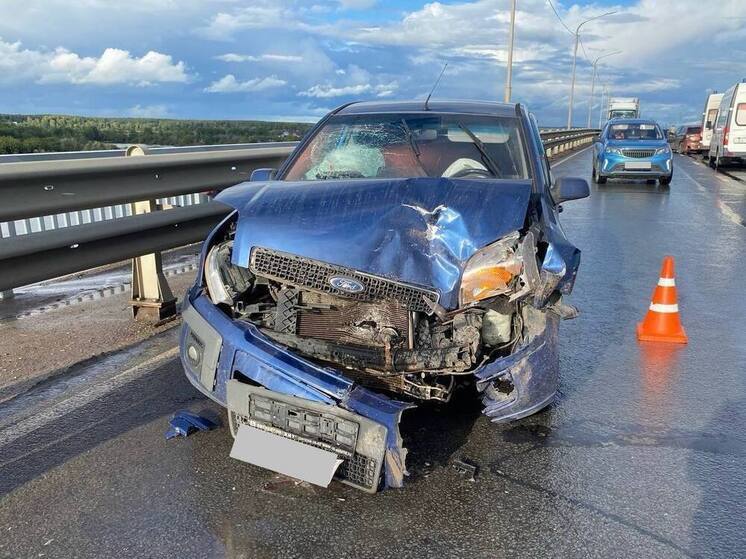 Серия ДТП парализовала движение в окрестностях Кирова: есть пострадавшие