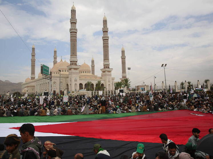 В результате ударов Израиля по Сане погибли глава минэкономпрома и замглавы МВД хуситов