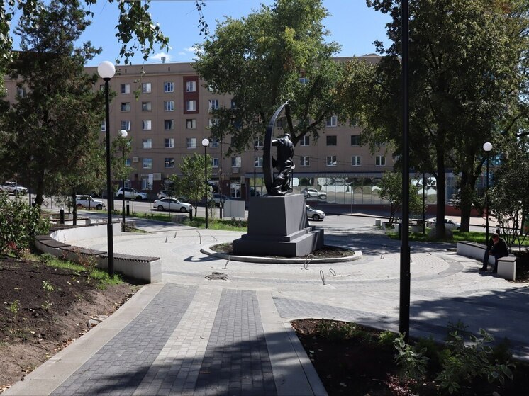 В Курске продолжается благоустройство скверов