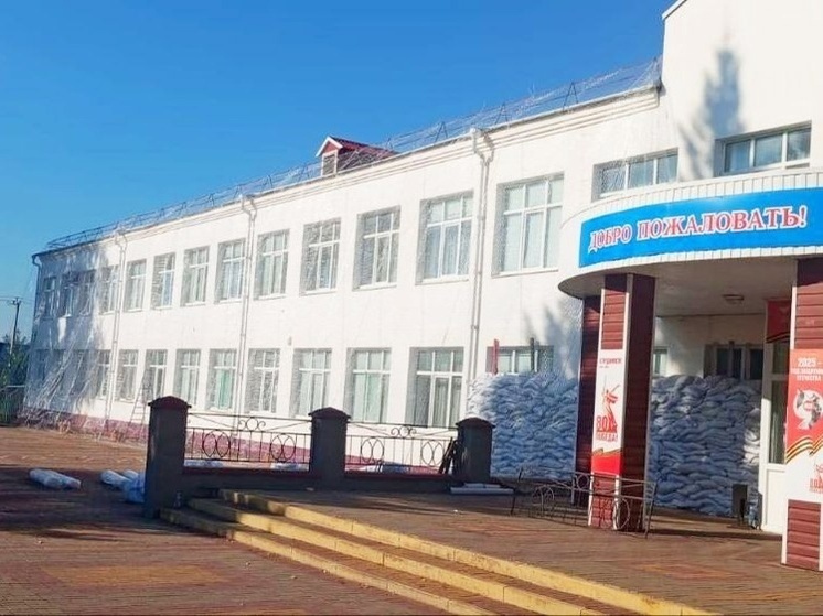 В Валуйском округе на соцобъекты и МКД устанавливают сетки от дронов