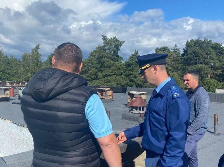 В Лебяженском образовательном центре из-за ливней протекла крыша