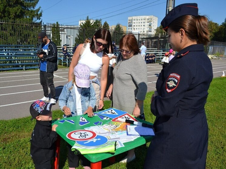Госавтоинспекторы Тамбовской области провели урок безопасности для юных участников движения
