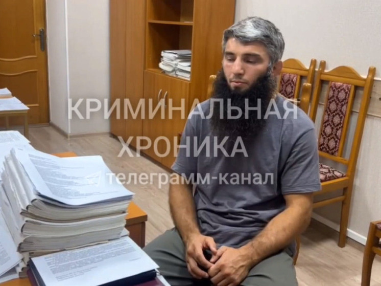Стало известно, кто устроил стрельбу у торгового центра в Махачкале