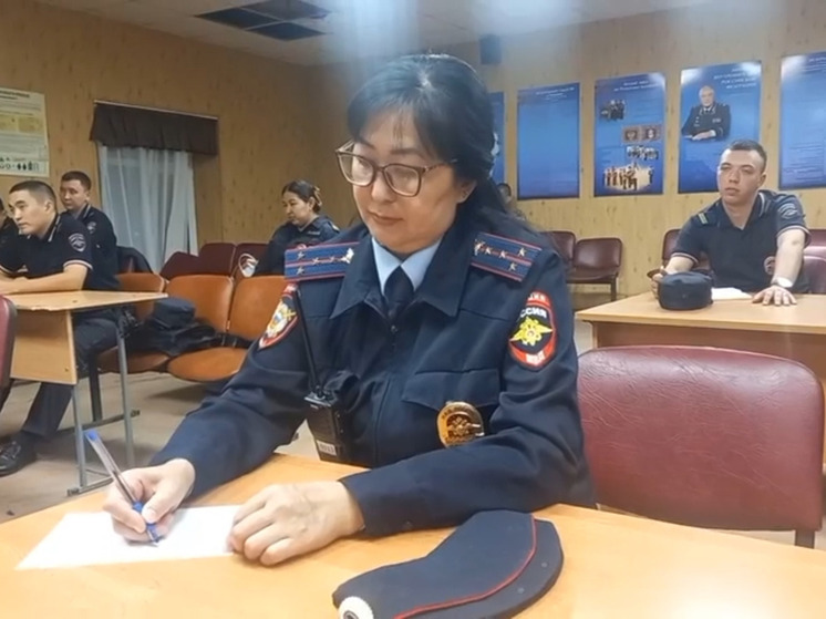 В столице Калмыкии стражи порядка обсудили проведение рейдов