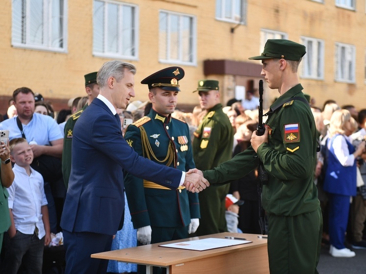 Губернатор Смоленской области принял участие в торжественной присяге курсантов