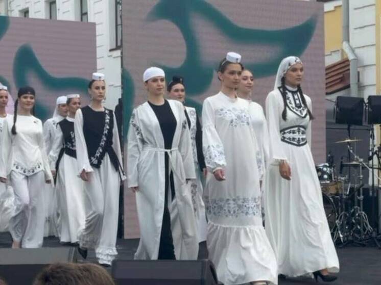 В Казанском Кремле состоялся модный показ татарстанских брендов