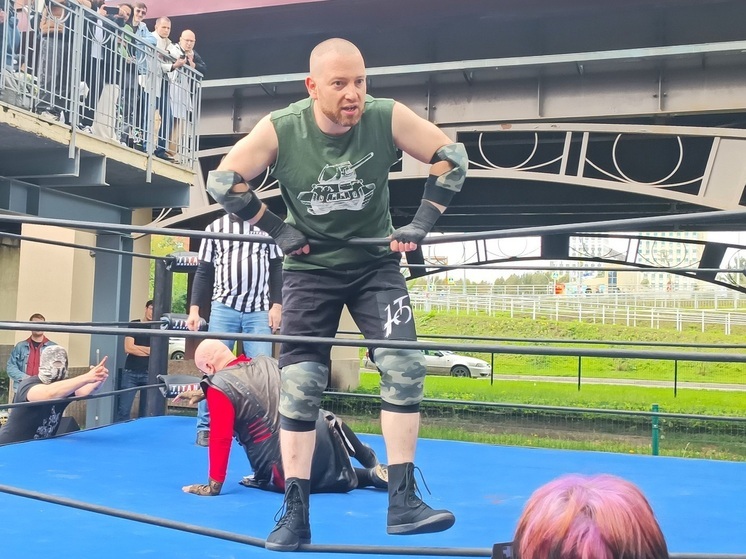 В Парке Маяковского прошел турнир по рестлингу под открытым небом