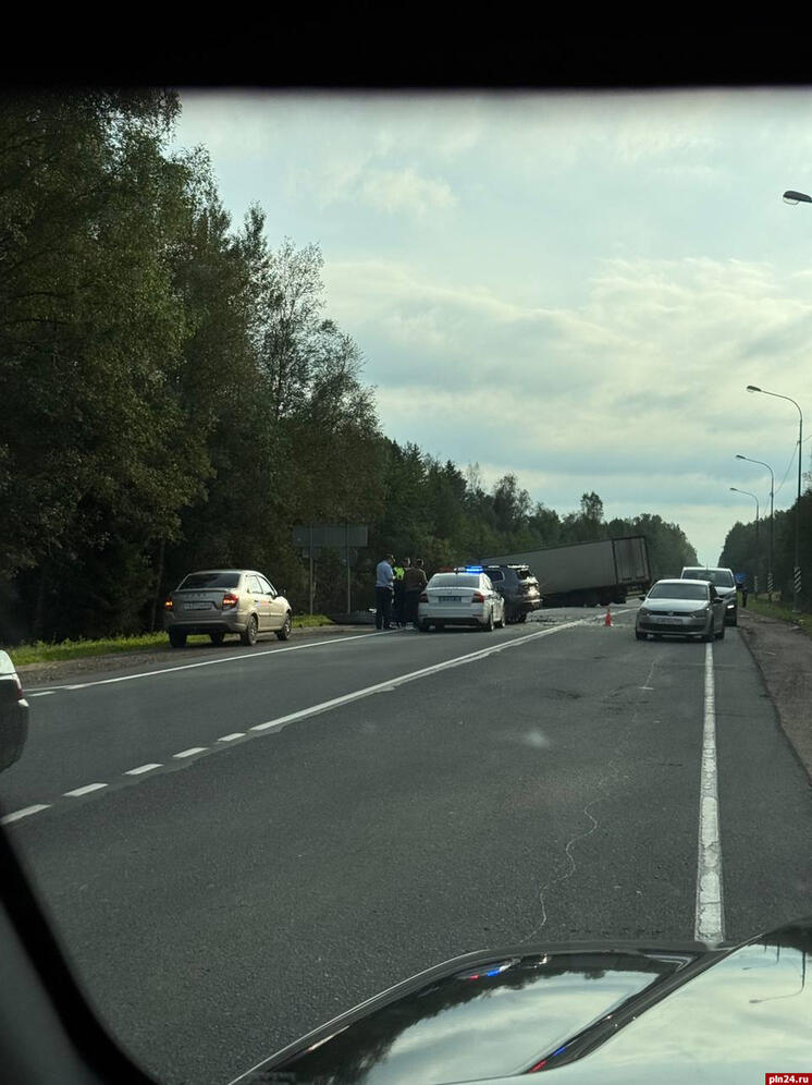 Крупное ДТП произошло на трассе Р-23 «Псков»