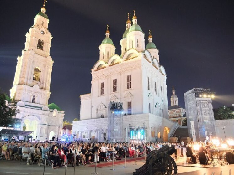 Премьера оперы «Война и мир» состоялась на фоне Астраханского Кремля
