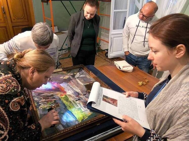 Картины из Третьяковской галереи доставили в Чебоксары