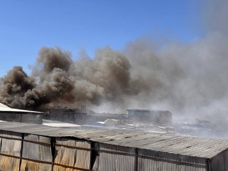 В Волгограде проверяют воздух на загрязнение после пожара на рынке