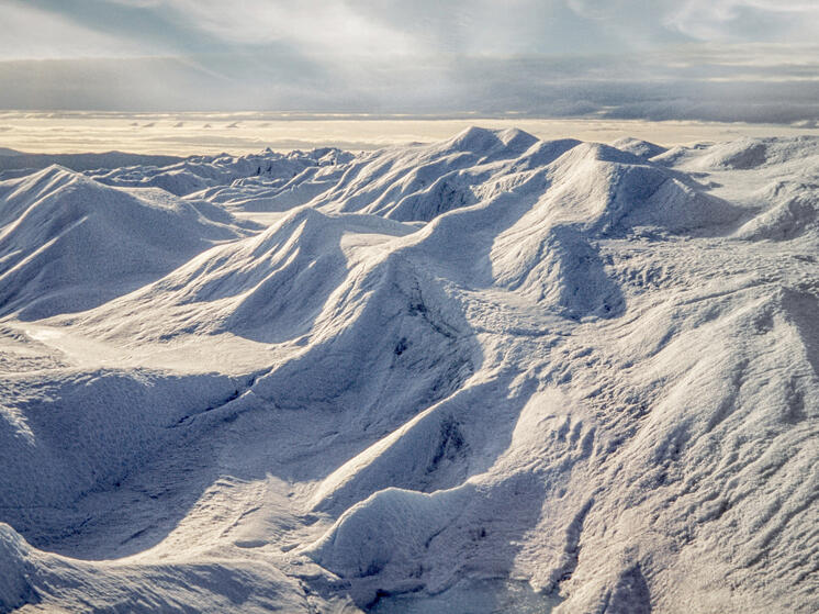 В Федерации альпинизма РФ оценили шансы Наговициной на самостоятельное спасение
