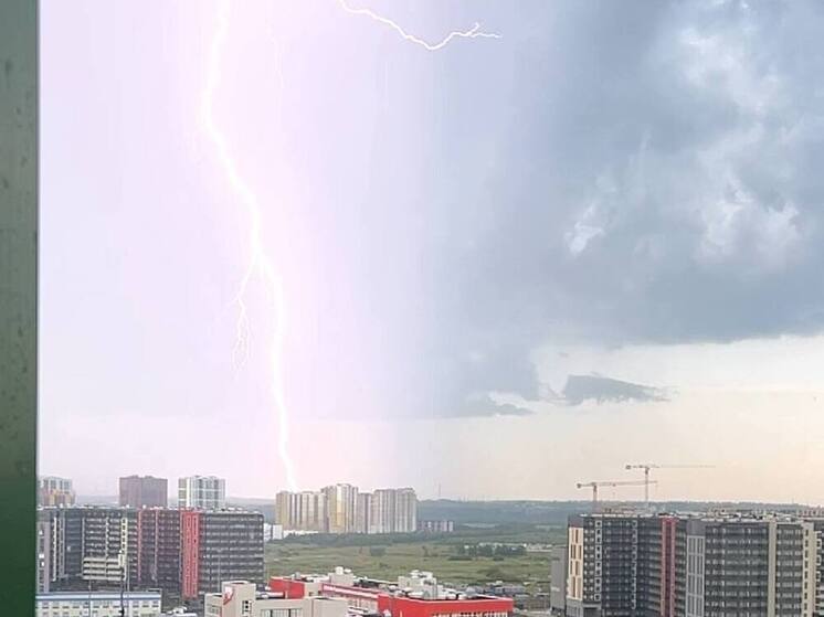 Синоптики Хакасии предупредили о затяжных ливнях с градом и штормовым ветром