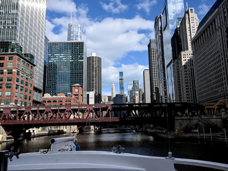 Bloomberg: мэр Чикаго подписал указ «о противодействии репрессиям» Трампа