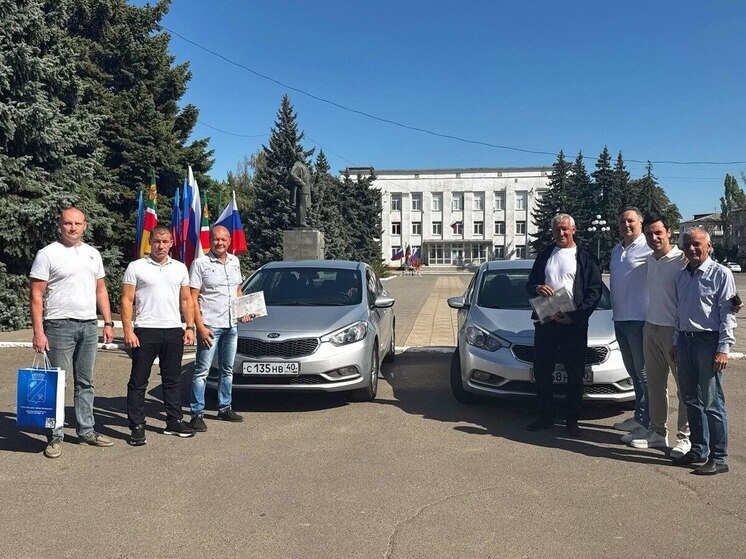 Калужская область подарила Первомайску две легковушки