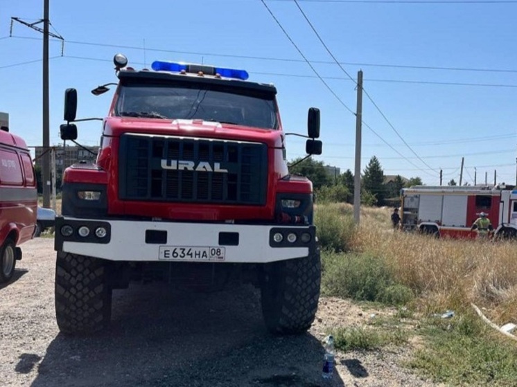 В Калмыкии за сутки огнеборцы  потушили 11 пожаров