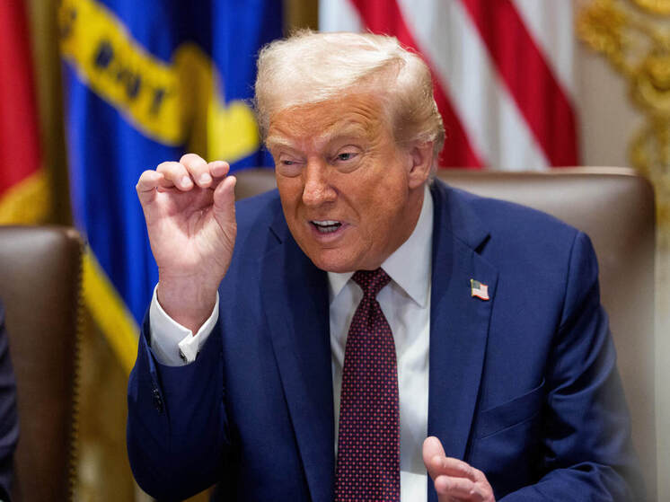 Президент США Дональд Трамп решил слегка развлечь публику и разместил у себя в соцсети пост, который мгновенно вызвал бурю фантазий у журналистов и комментаторов