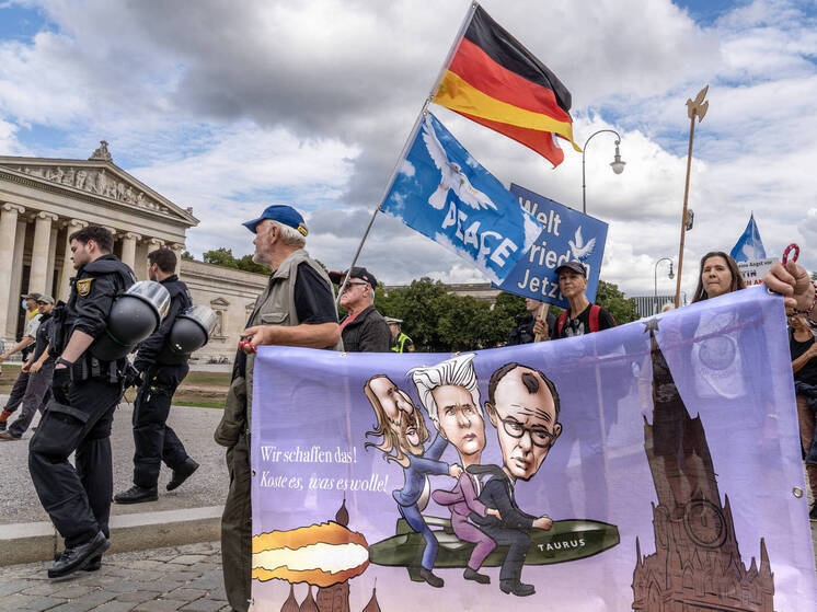 В Германии нарастает волна гражданского протеста, направленная против курса федерального правительства на милитаризацию страны и возрождение обязательной военной службы