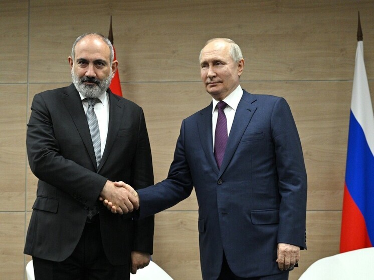 Путин встретился с премьер-министром Армении Пашиняном на полях саммита ШОС в Китае