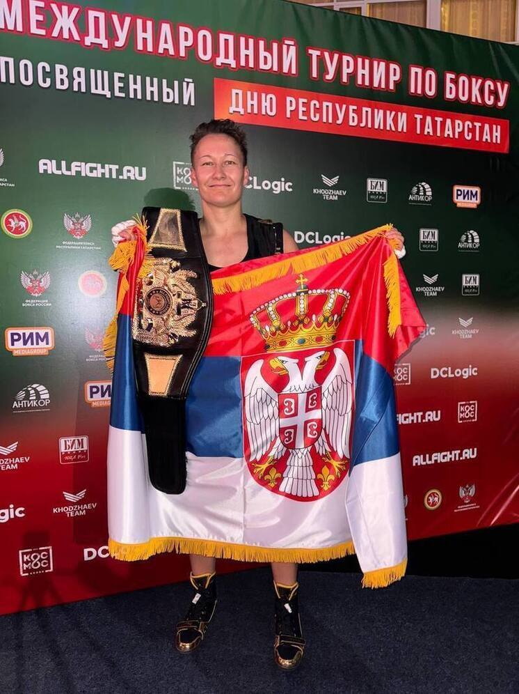 Наталья Шадрина из Бурятии стала чемпионкой мира по боксу в профессиональном дебюте