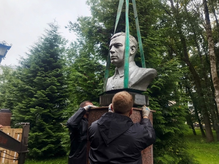 Бюсты Героев Советского Союза  отправили из Старой Руссы в Челябинскую область