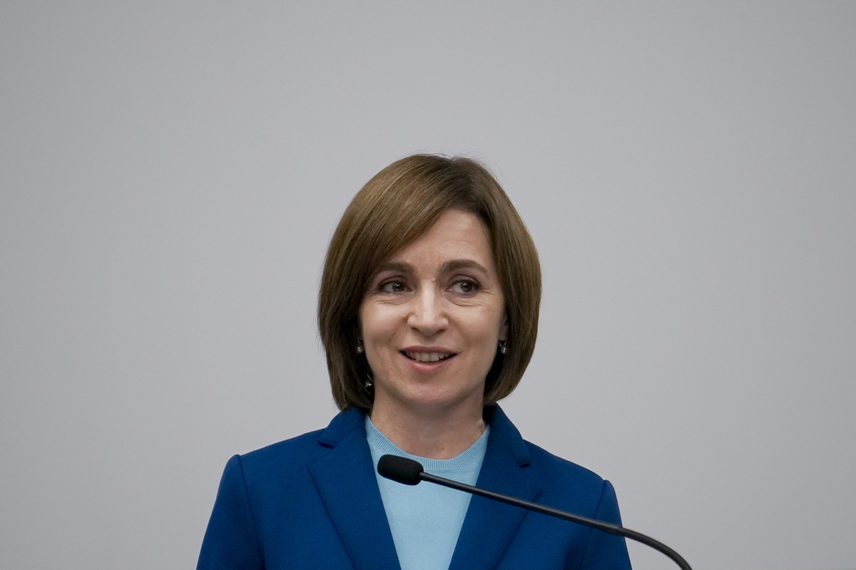 Санду готовит молдаван после выборов к броску в Украину