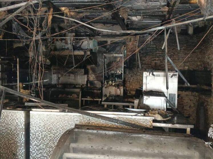 Крупный пожар уничтожил популярное кафе на улице Неделина в Липецке