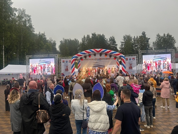 Всеволожский район отметил День города рекордом кокошников и ярким концертом