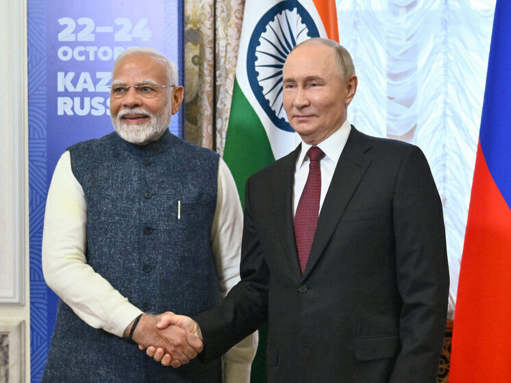 Моди на переговорах ШОС поехал с Путиным на «Аурусе»