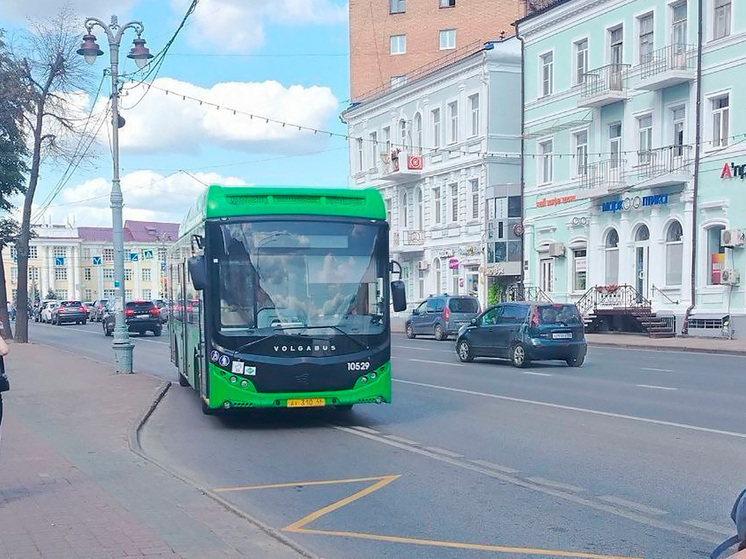 В Курске более 5,8 тысячи школьников и студентов получили льготные транспортные карты
