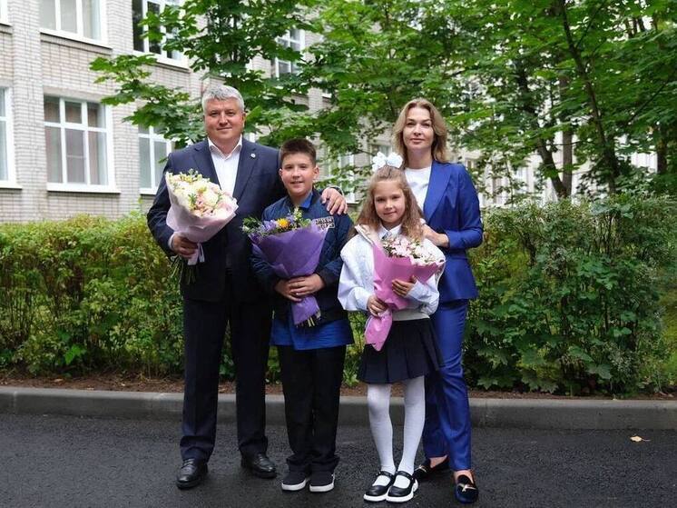 Александр Дронов поздравил новгородцев с Днем знаний