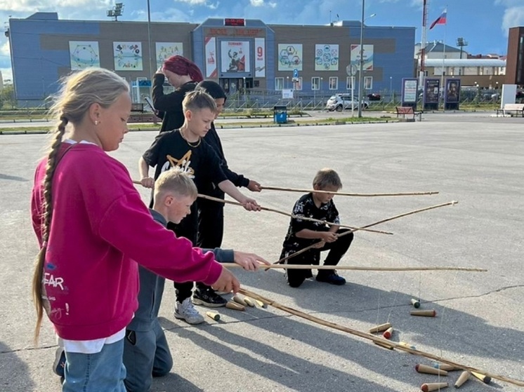 На главной площади НАО закрыли летний сезон народных игр